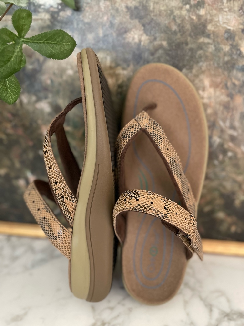 Orthofeet Gaya 978 Snake Print Flip Flops Sandals Size 10 Wide Comfort